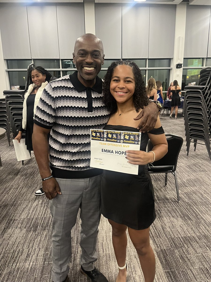 Emma Hope tweet media