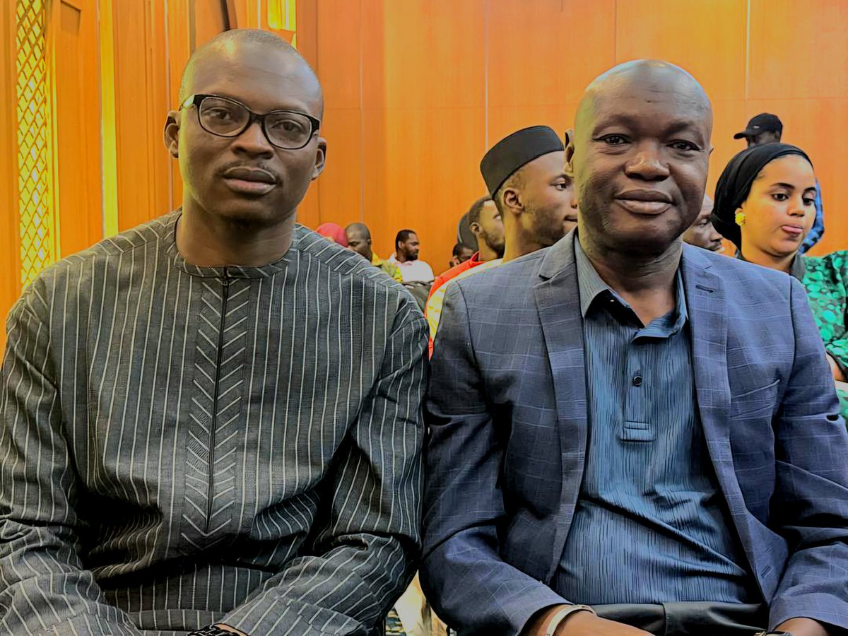 Le Jeudi 11 Décembre 2025 ,  mon grand-frère et valeureux Moussa  Bakhaga et moi avons participé à la cérémonie d'ouverture du Forum d'investissement dans la filière coton à Azalaï Hôtel Salam.
Un forum initié par l'association des jeunes pour la valorisation du Coton ( AJVC ) .