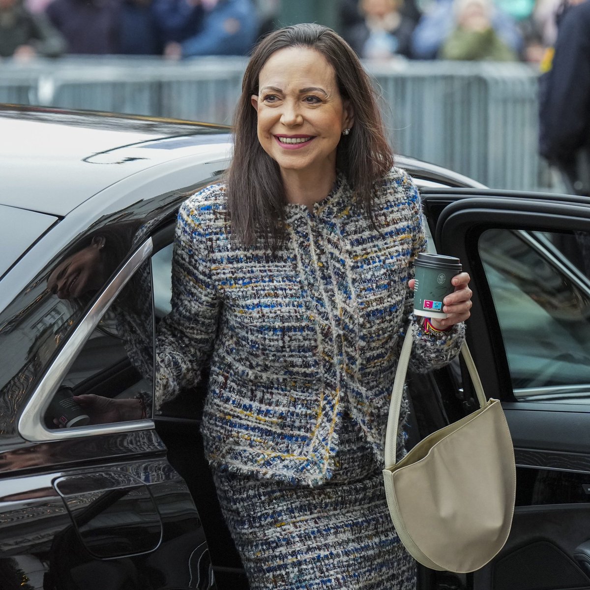 Un día antes de la quincena /// Un día después de la quincena.