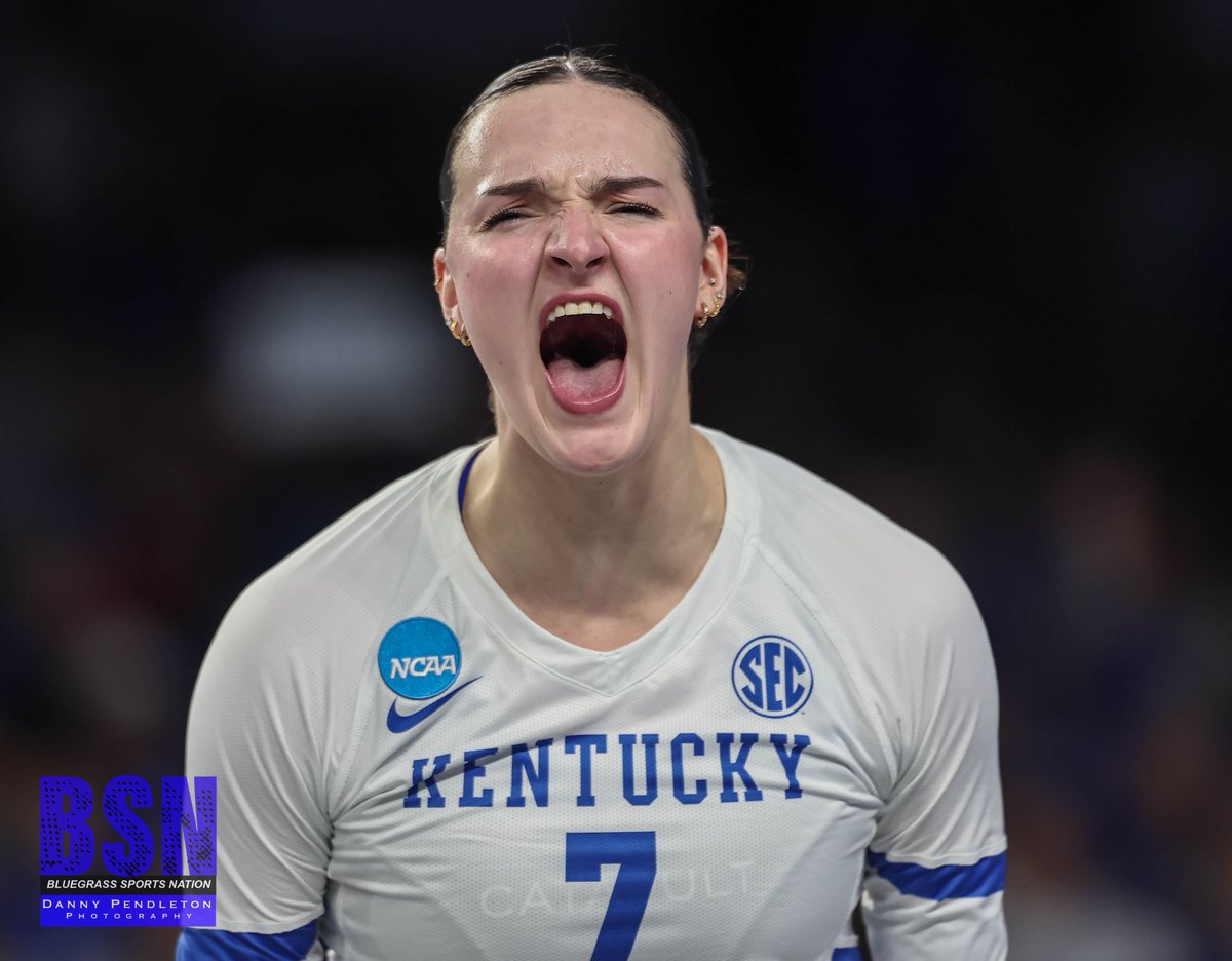 danpend3500's tweet image. Kentucky sweeps Creighton in the NCAA Regional Final at HMC in #Lexington. Onward to Kansas City Thursday. Stop by bluegrasssportsnation.com for the story by Ben White. @BGSportsNation