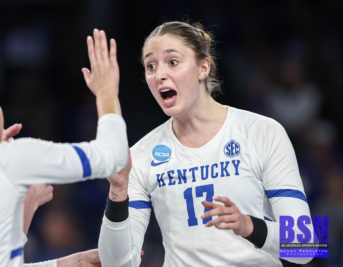 danpend3500's tweet image. Kentucky sweeps Creighton in the NCAA Regional Final at HMC in #Lexington. Onward to Kansas City Thursday. Stop by bluegrasssportsnation.com for the story by Ben White. @BGSportsNation