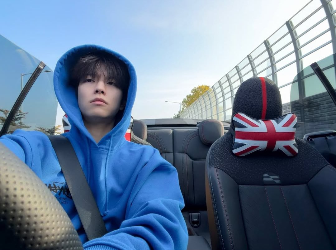 ซึงมินกับฉายา London boy ไม่ได้มาเล่นๆ บ้านเกิดเบอเบอรี่กับมินิคูเปอร์อยู่อังกฤษทั้งคู่ ฮีเป็นบริติชบอยจริงๆ555555555555555
