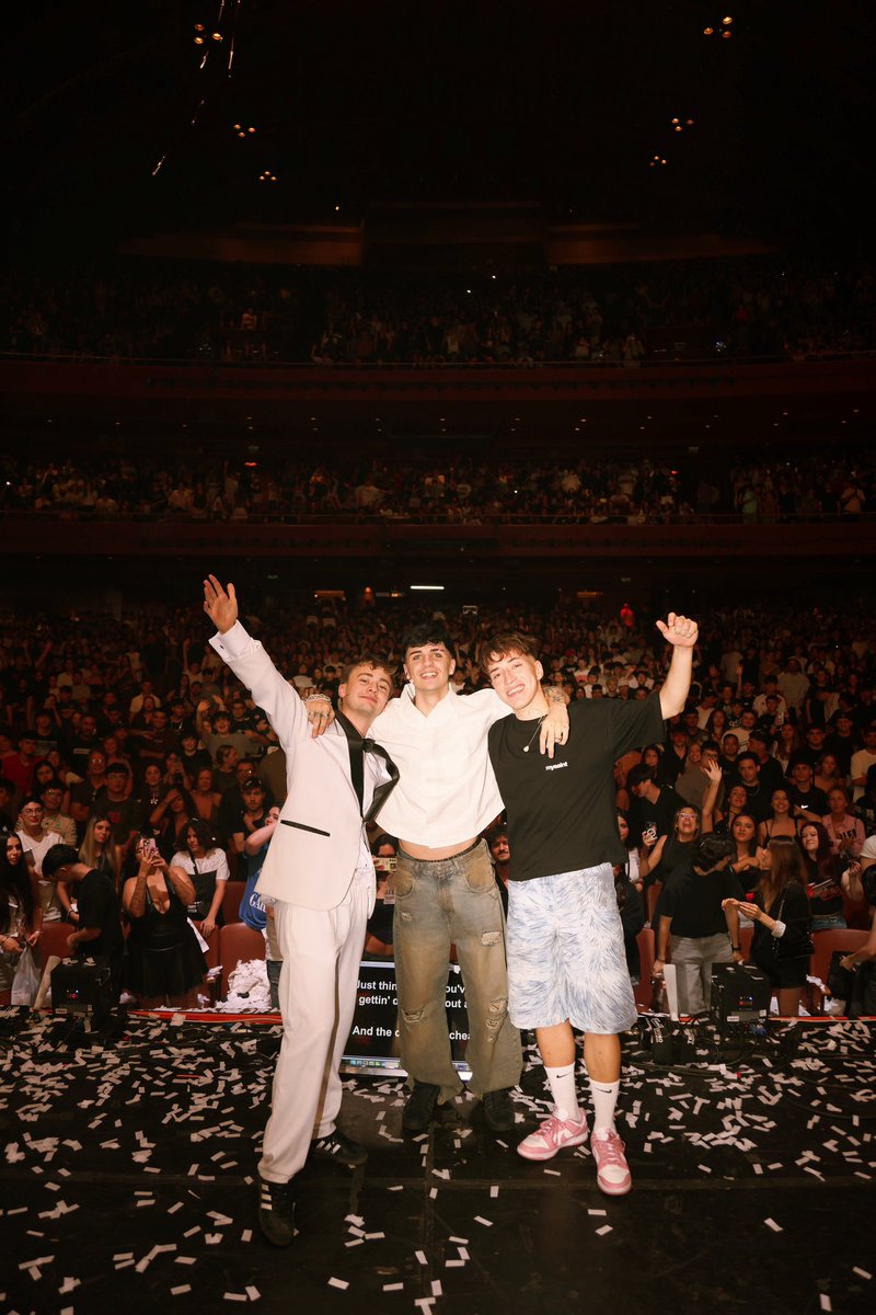 GRACIAS POR ESTA LOCURA

HICIMOS UN GRAN REX ❤️