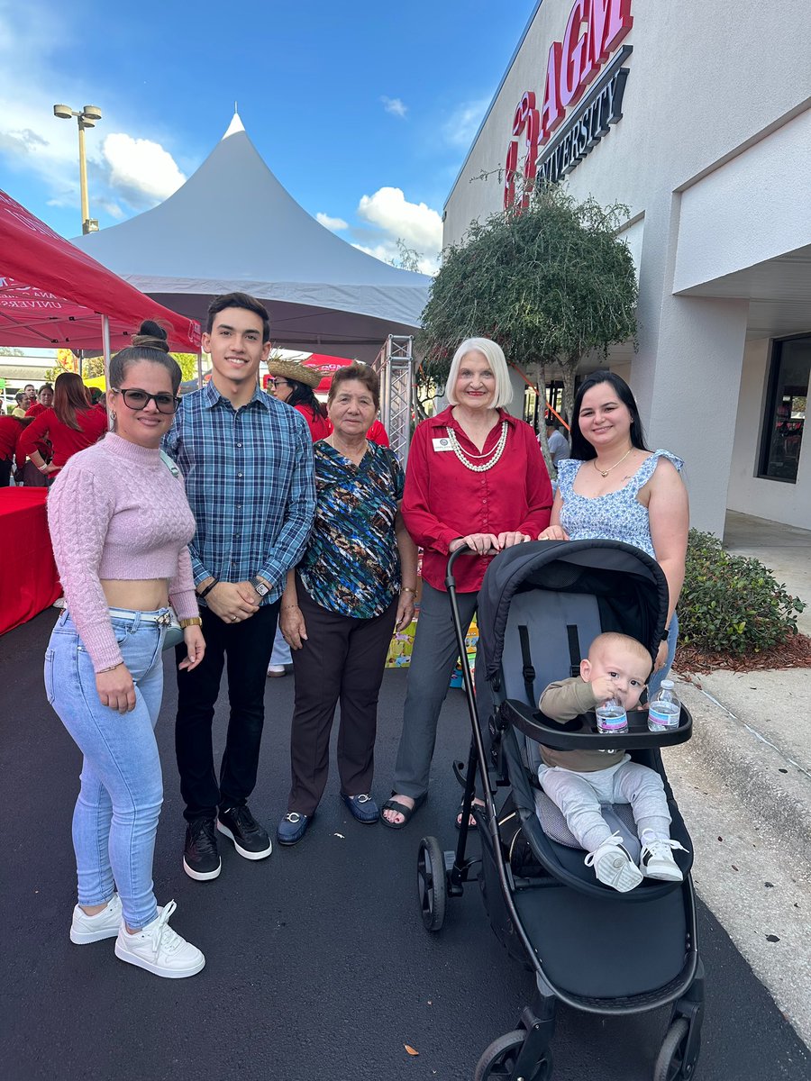 Celebrating Three Kings Day at Ana G. Méndez University! 🧙🏻‍♂️🎁❤️.