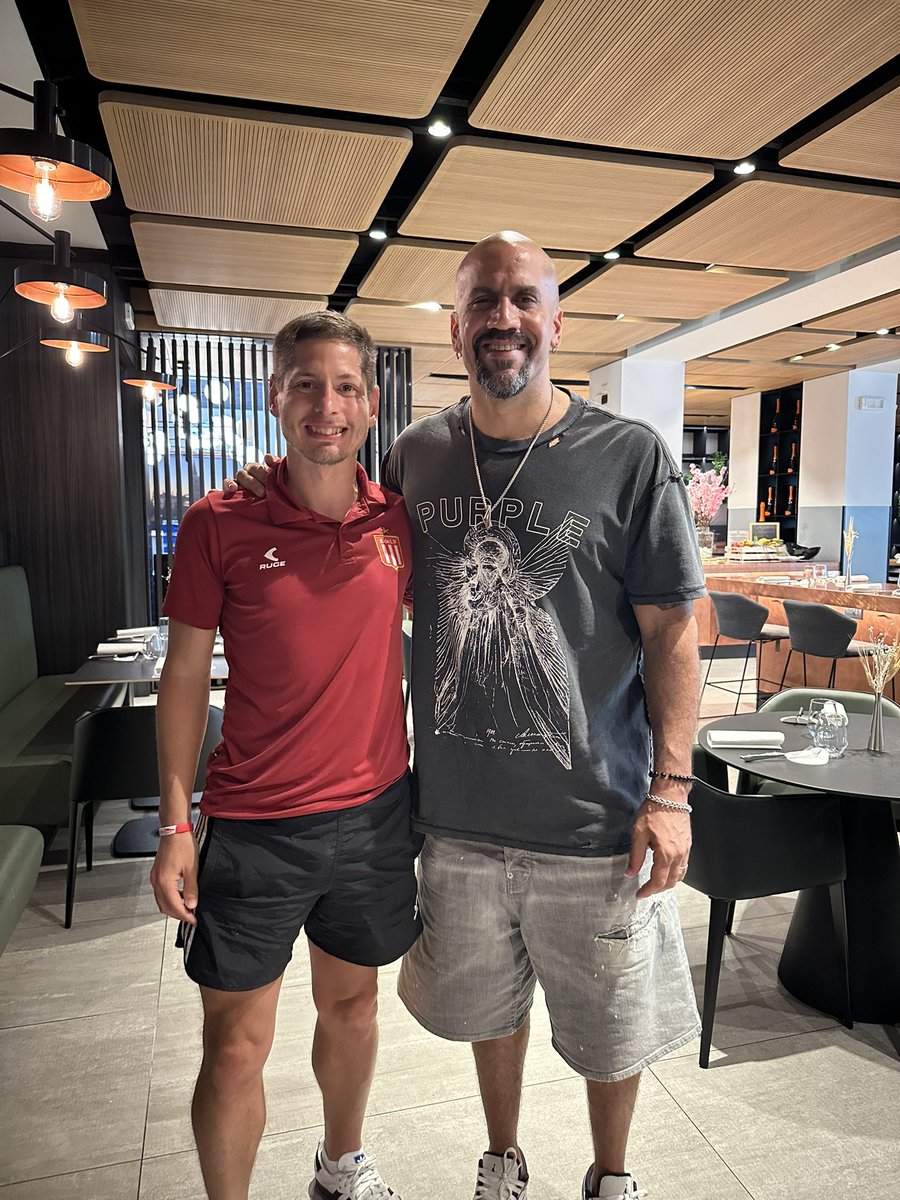 EL TIPO CON MÁS HUEVOS DEL FUTBOL ARGENTINO. 

GRACIAS BRUJA 🇦🇹