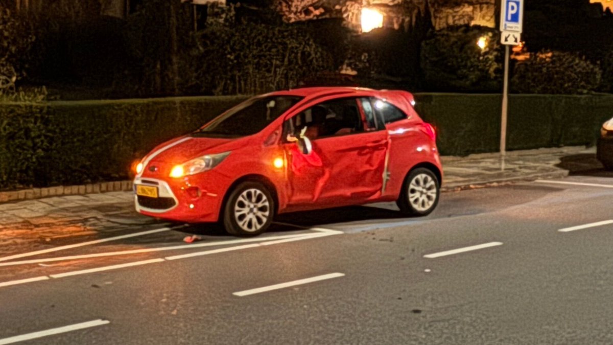 Aanrijding tussen 2 auto's in Valkenburg