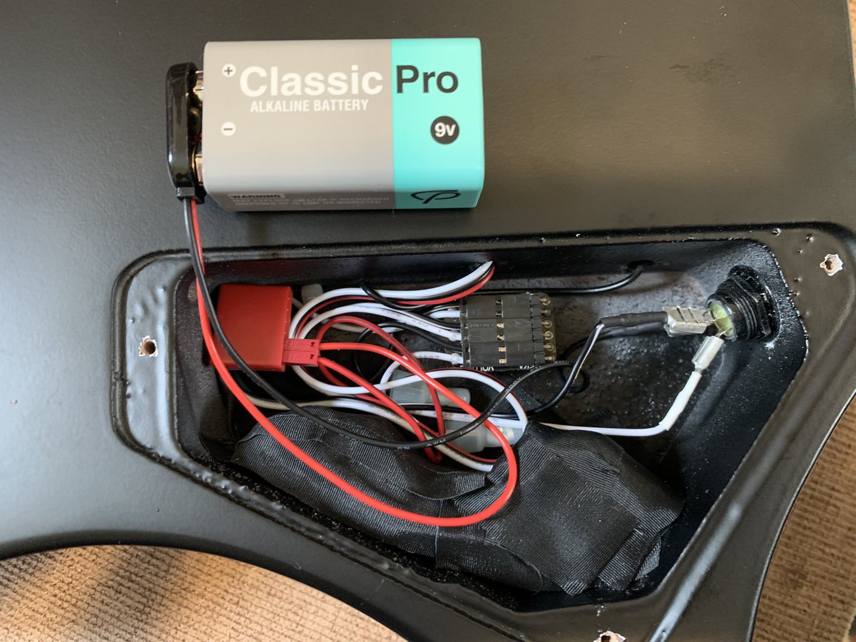 GFC GHL-300 購入後EMG81に交換 ピックアップ本体の底を少し削ったら