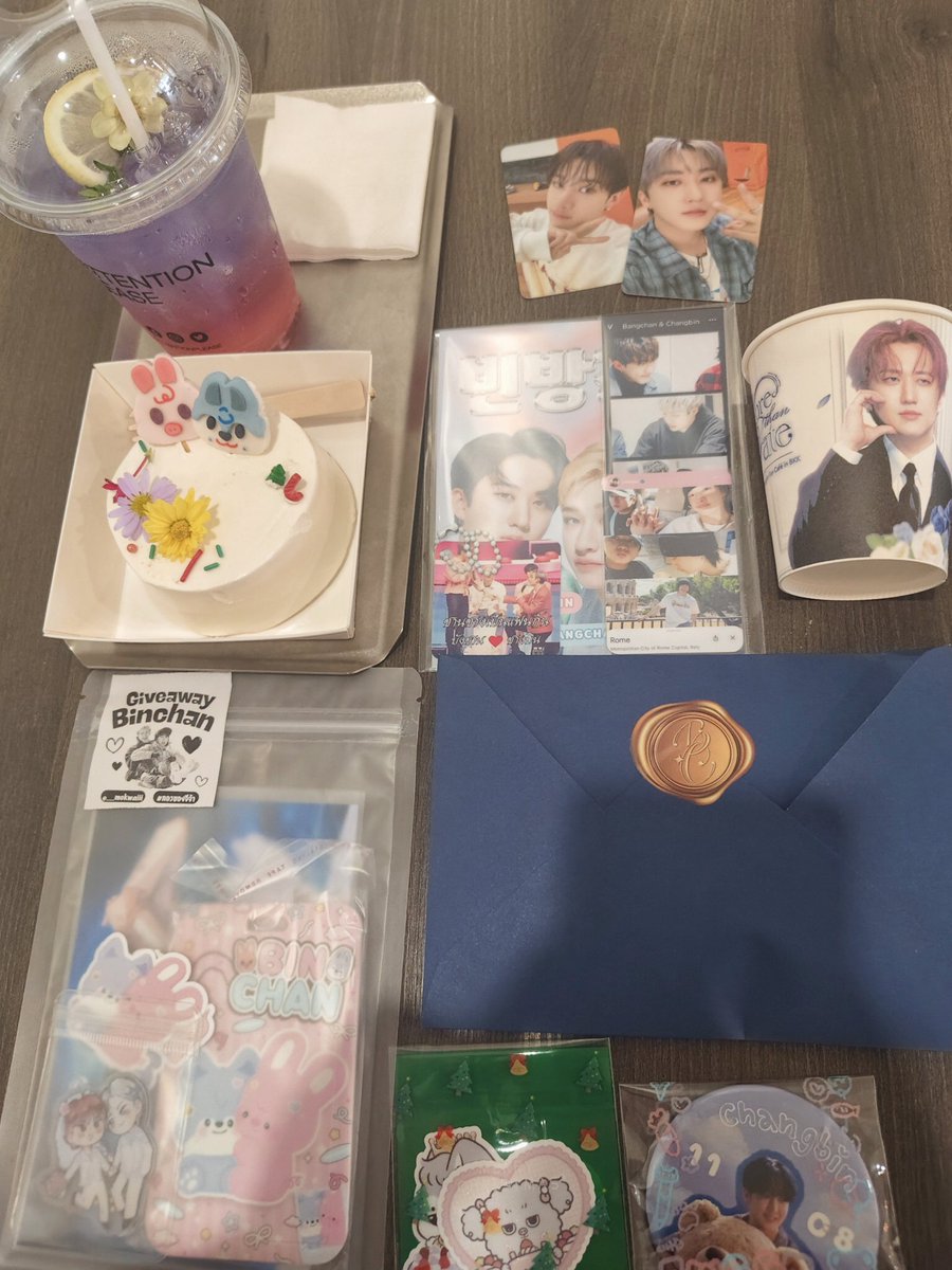 คาเฟ่เมื่อวานสนุกมาก ฟินมาก เค้กน่ารักฝุด ๆ งานแต่งแรกเลยที่ได้มาร่วมตั้งแต่มาอยู่กรุงเทพฯ(🤣) ขอบคุณทางผู้จัด และเพื่อน ๆ ที่ให้กอวนะคะ จะเก็บอย่างดีเลยค่ะ ไว้เจอกันใหม่นะคะ 🩷💙
#MoreThanFatewithBinchan