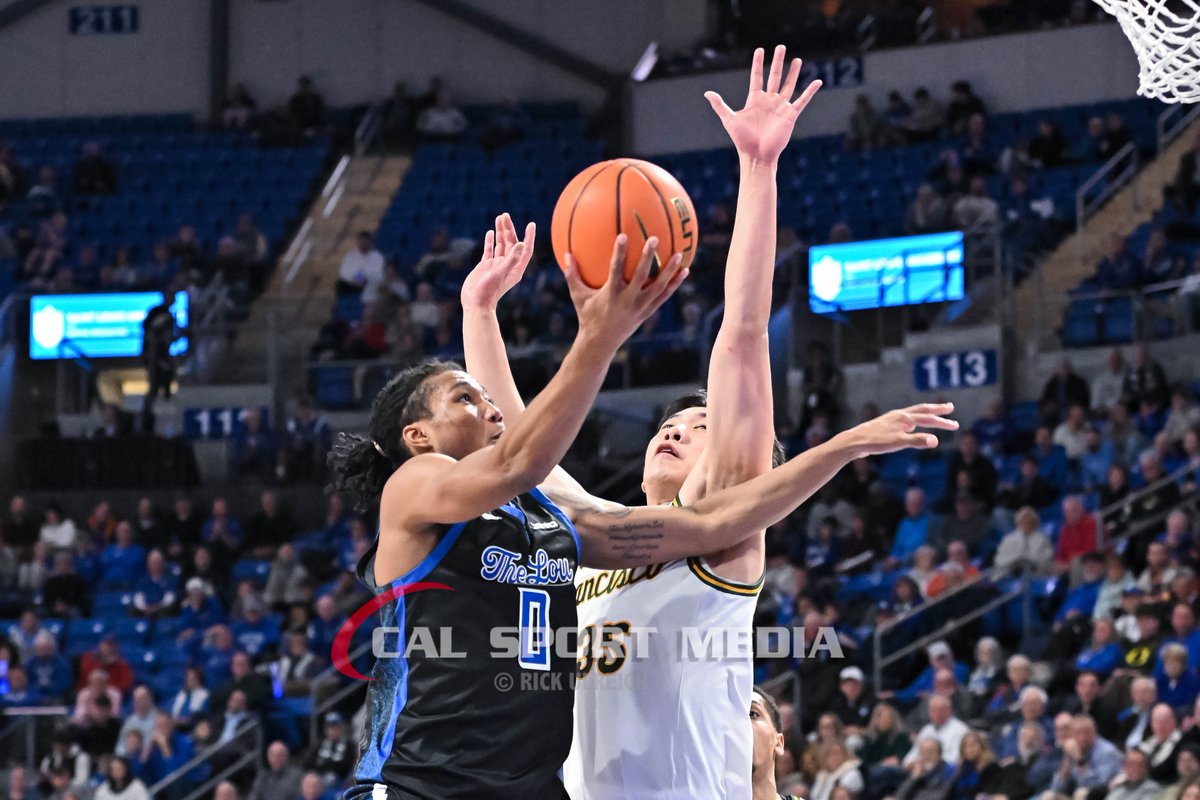 RickyRick_Photo's tweet photo. 2025-12-13. Saint Louis come on strong in the second half to pull away with a 10 point victory over San Francisco.  

#ncaa #slu #saintlouis #billikens #basketball #sf #sanfrancisco #dons https://t.co/KTiQqAPxrB