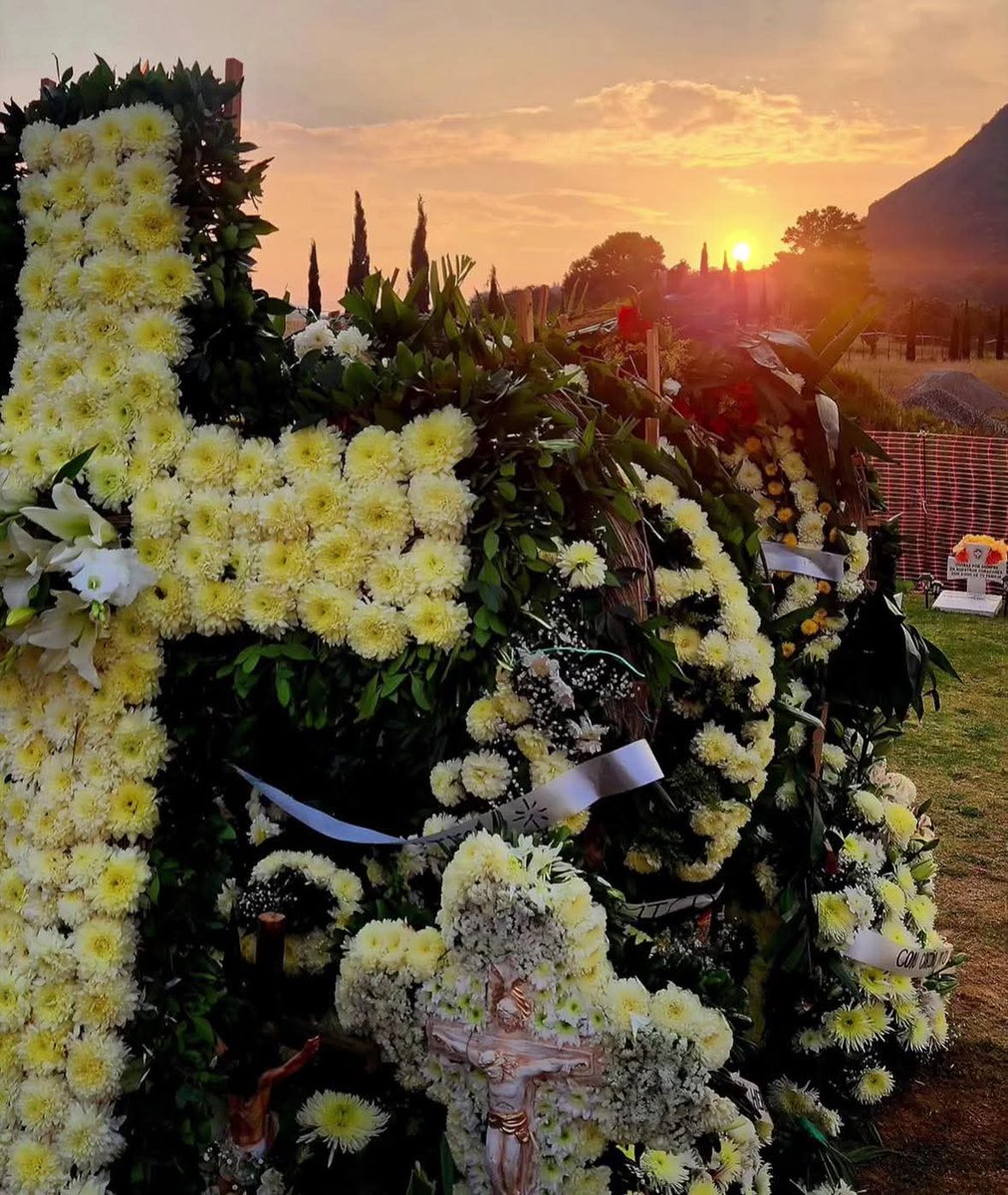 #MiguelBarbosa era empresario: fundó su imperio mezcalero, tenía negocios en #Chalco, #Cocotitlán y #Tepoztlán, regresaba de uno d sus negocios, fue #Acr1b1llado, en la Colonia la conchita en calle Mina en HChalco.

Descansa en paz, mi querido amigo.

#JusticiaParaMiguelBarbosa