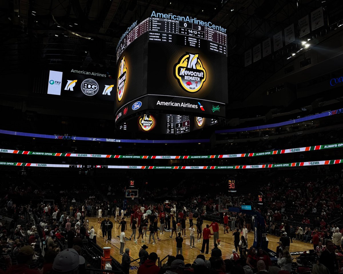 Gotta love <a href="/RazorbackMBB/">Arkansas Razorbacks Men’s Basketball 🐗</a> in Dallas.