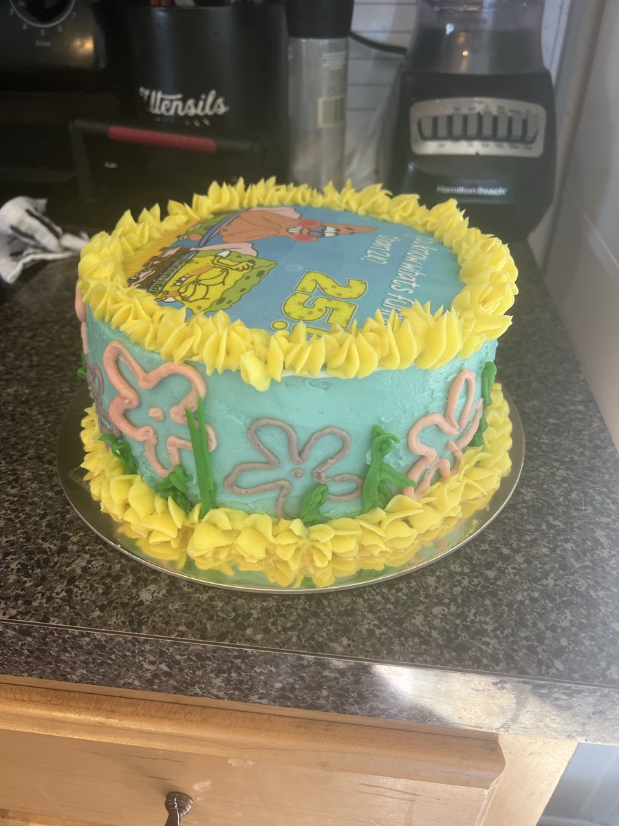 ChaseMorgan2001's tweet photo. @jakerandall i made a similar cake for my fiancé’s birthday! https://t.co/pPUBeDQdIX