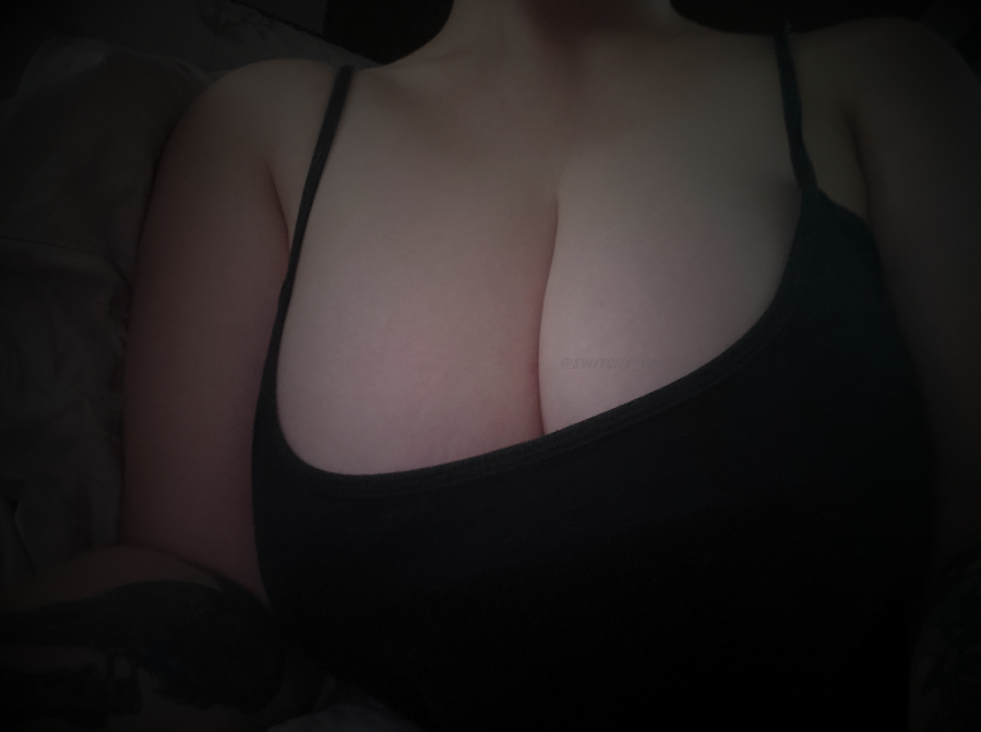 SwitchyValVT's tweet image. would you play games with me?