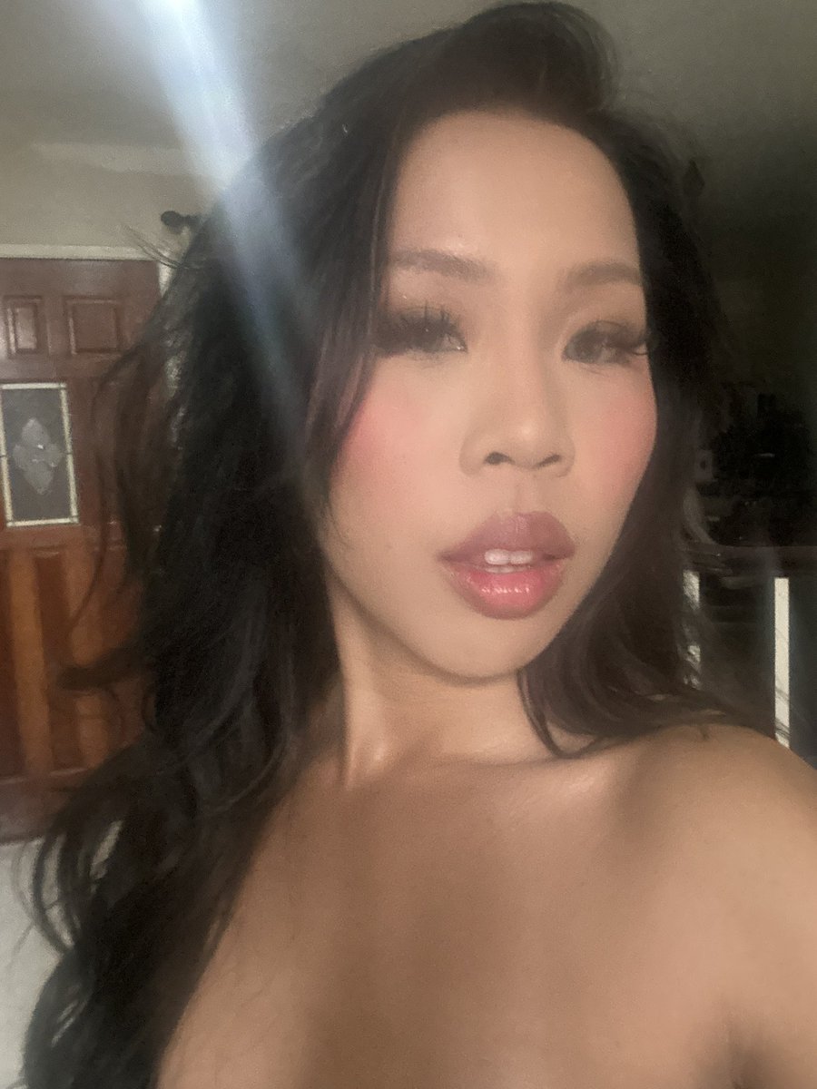 yvieul's tweet photo. HELLO?! anyways im back to black sillys #textmeback #fuckyou #loveme #ILOVEHIM #IMISSHIM #FUCKMEPLEASE #wtv https://t.co/1YlsNpX1Se