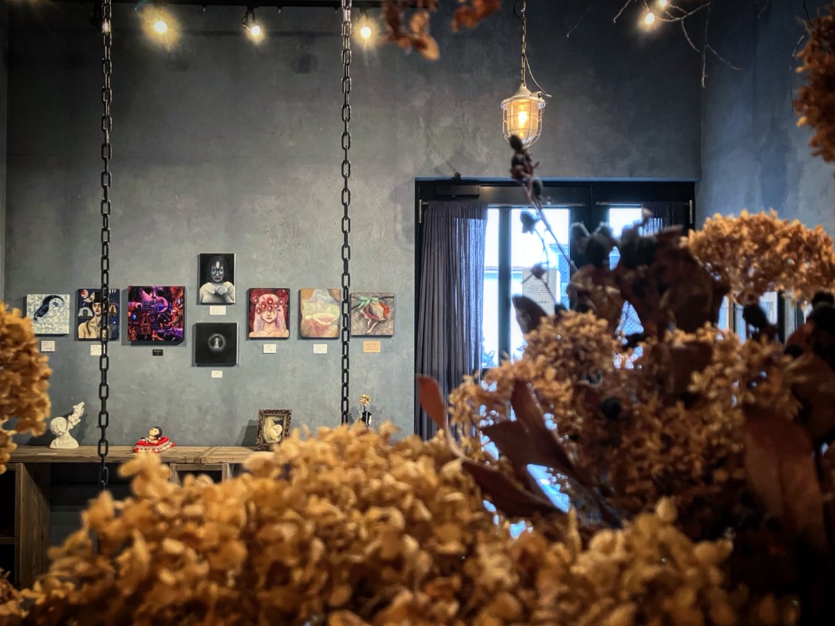 gallery hydrangeaオープン致しました。
mizunOE TRibute exhibition『 BADREAM #4 』最終日になります。
営業時間は17:00までとなりますのでご注意下さい。

mizunOEさんと共に過ごすこの空間が消えてしまう前にお一人でも多くの方にご高覧頂けましたら幸いです。