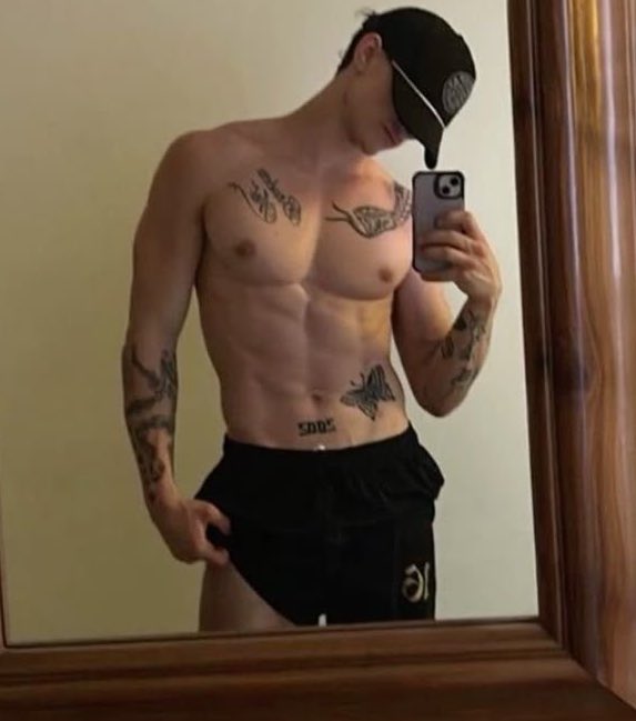 wlcmtotjungle's tweet image. face card.                        body card

#meneahlengends