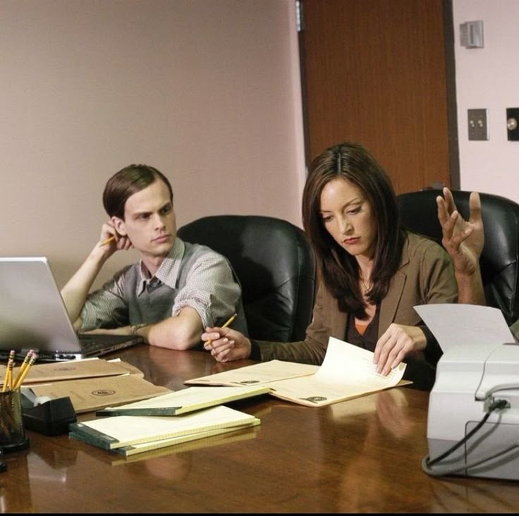 just spencer staring at elle 

for science  .