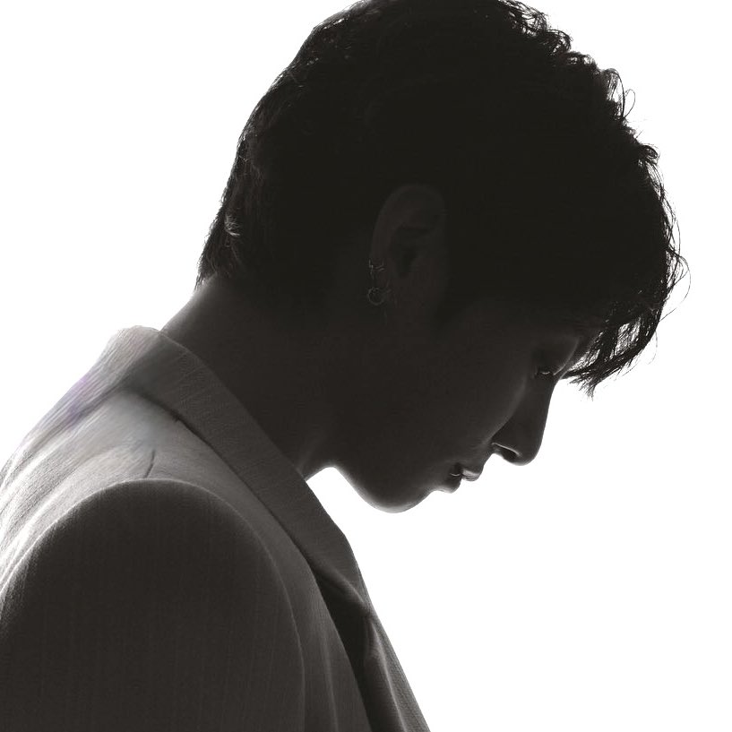 stayalivejksg's tweet image. SUS OJITOS 😭💜 EL PERFIL DE KOOK CHICAS, YA QUIERO VER LAS PORTADAS PARA ELLE KOREA 2026