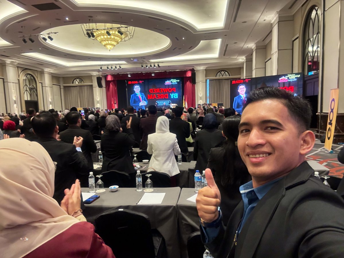 BcrFikri's tweet photo. Dalam bilik ni, ramai sedang bina masa depan dengan emas.
Persoalan dia… kita bila? 👀✨

#PGAS 
#FinalSprintBudapest
#PGASMarriottPutrajaya https://t.co/HF0g6Y6mfL