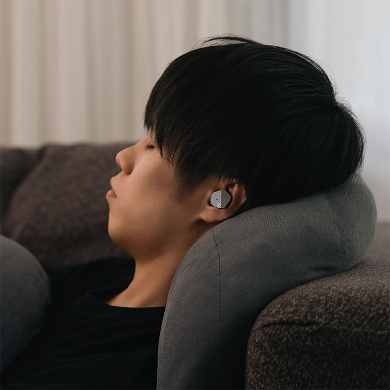 final_audio's tweet photo. 世界初* “ASMRを誘い出す”イヤホン
finalから『ZE3000 for ASMR』ついに登場

クラウドファンディング実施中！
発送は2026年5月末予定。

*…2025年10月25日時点株式会社final調べ（国内外の主要オーディオブランド製ワイヤレスイヤホンを対象に「ASMR誘発を主目的とした製品」の有無を調査した結果）