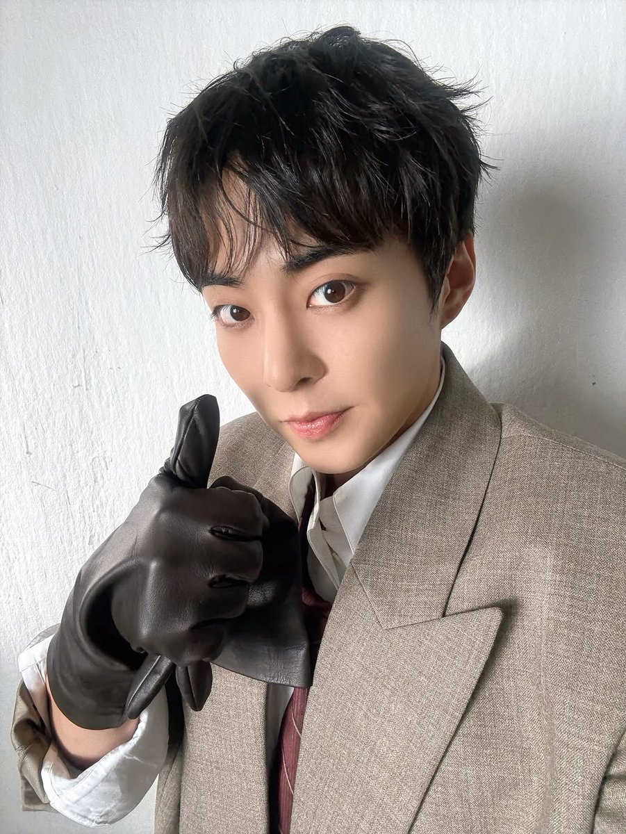 xiu_suming's tweet photo. #시우민 #XIUMIN #シウミン #秀珉 
@XIUMIN_INB100
https://t.co/QJQhQv0Ozy https://t.co/b2rwJMtrZS