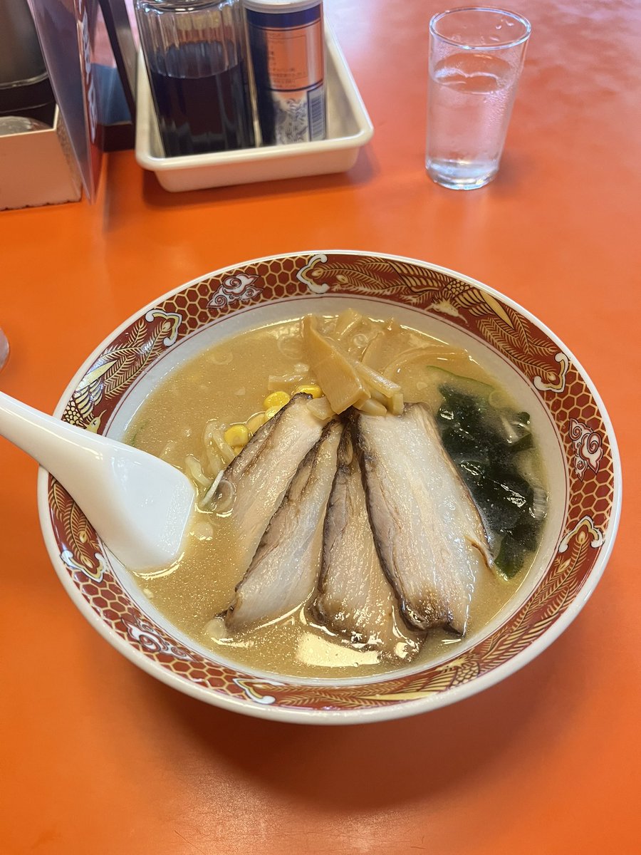 sansunchorus's tweet photo. ラーメンがうまいい！！！！！ https://t.co/qgU9H2URAx