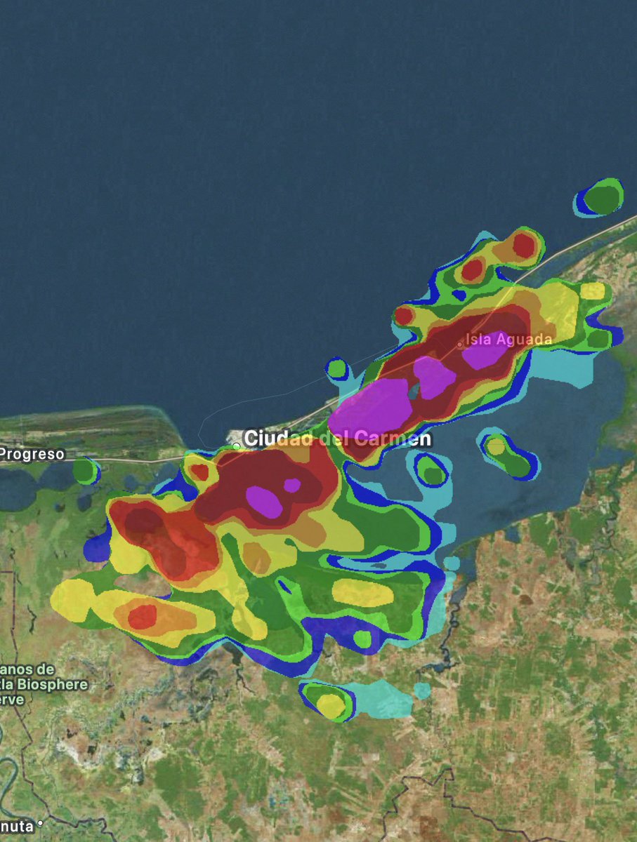 🌧️ Celda de tormenta fuerte llegando a la zona de Ciudad del Carmen.

Les invitamos a enviar sus reportes.
