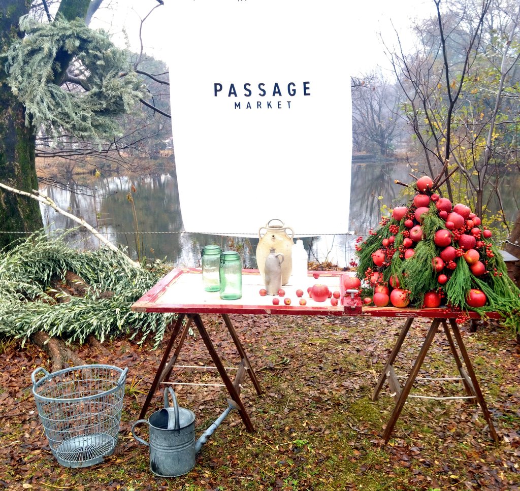 HosoChii623's tweet photo. 仕事を抜け出して、お友達と 智光山公園でやっている PASSAGE MARKET に🎶

お天気心配していたんだけど、沢山のお店が出店していて、賑やかでした✨

今日のランチに、美味しいステーキ丼買えて良かった😋 https://t.co/FxTdZx1nBz