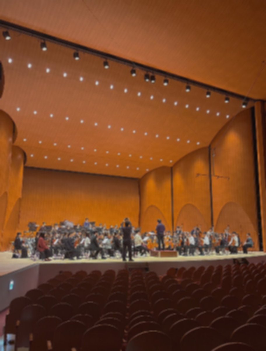 【138回定期演奏会🌟】
昨日はご来場してくださった皆様ありがとうございました！
たくさんの方に支えていただき無事に終演することが出来たこと、感謝しております！！
皆様に私たちの演奏が届いていましたら幸いです🕊️

今後とも千葉大学管弦楽団をよろしくお願いします！

#千葉大学管弦楽団