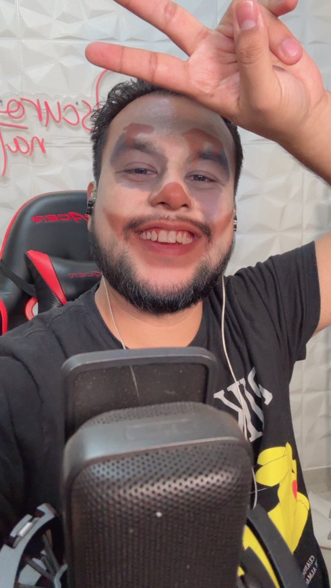 Ya estamos en VIVO platicando con la banda 🌚

twitch.tv/oscurosama