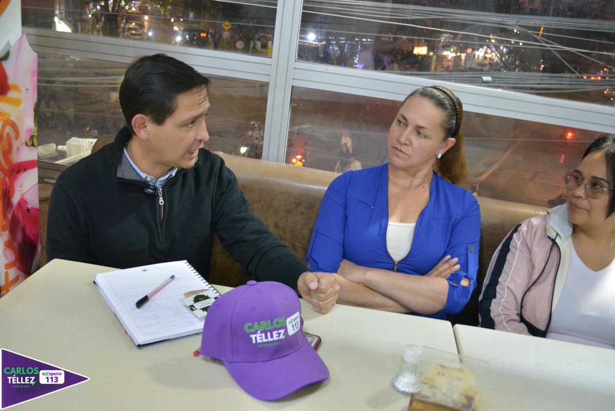 CTellezCaranton's tweet photo. 💛♥️ Continuamos trabajando por Bogotá, dialogando con líderes y lideresas comprometidos con el desarrollo de la ciudad. Seguimos construyendo desde el territorio, escuchando y sumando esfuerzos por un mejor futuro.

✊🏻 #ContigoporBogotá https://t.co/2BflAuQdGM