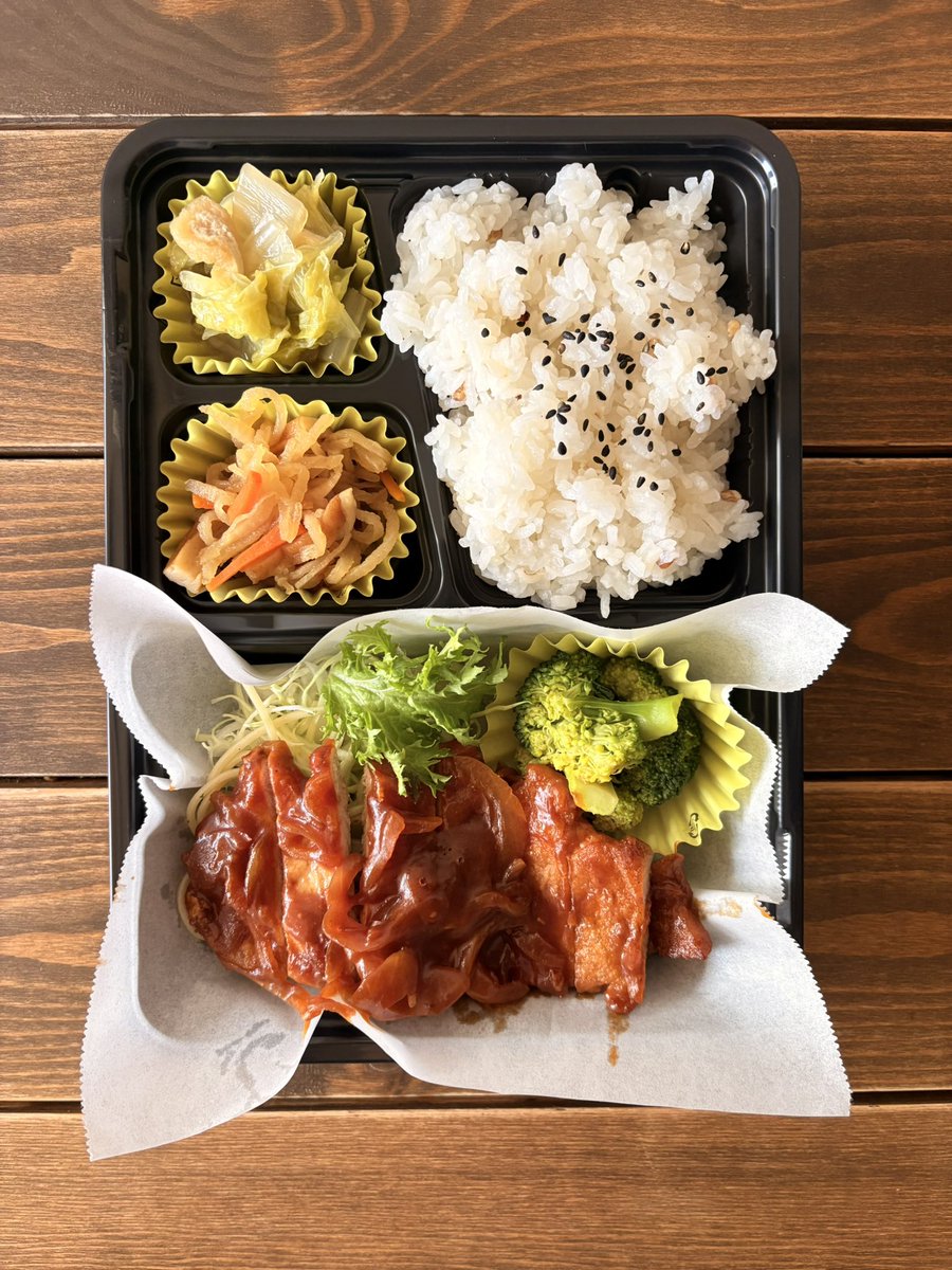 本日ランチ・デザートともに
完売しましたので
早終いさせていただきます🙇‍♀️

15日(月) 〇
16日(火）〇…大きいお席埋まってます
年末ランチの食べ納めや
年始ドリアランチのご予約も
たくさんありがとうございます
ご予定がお決まりの方はお早めに
ご予約お願いします