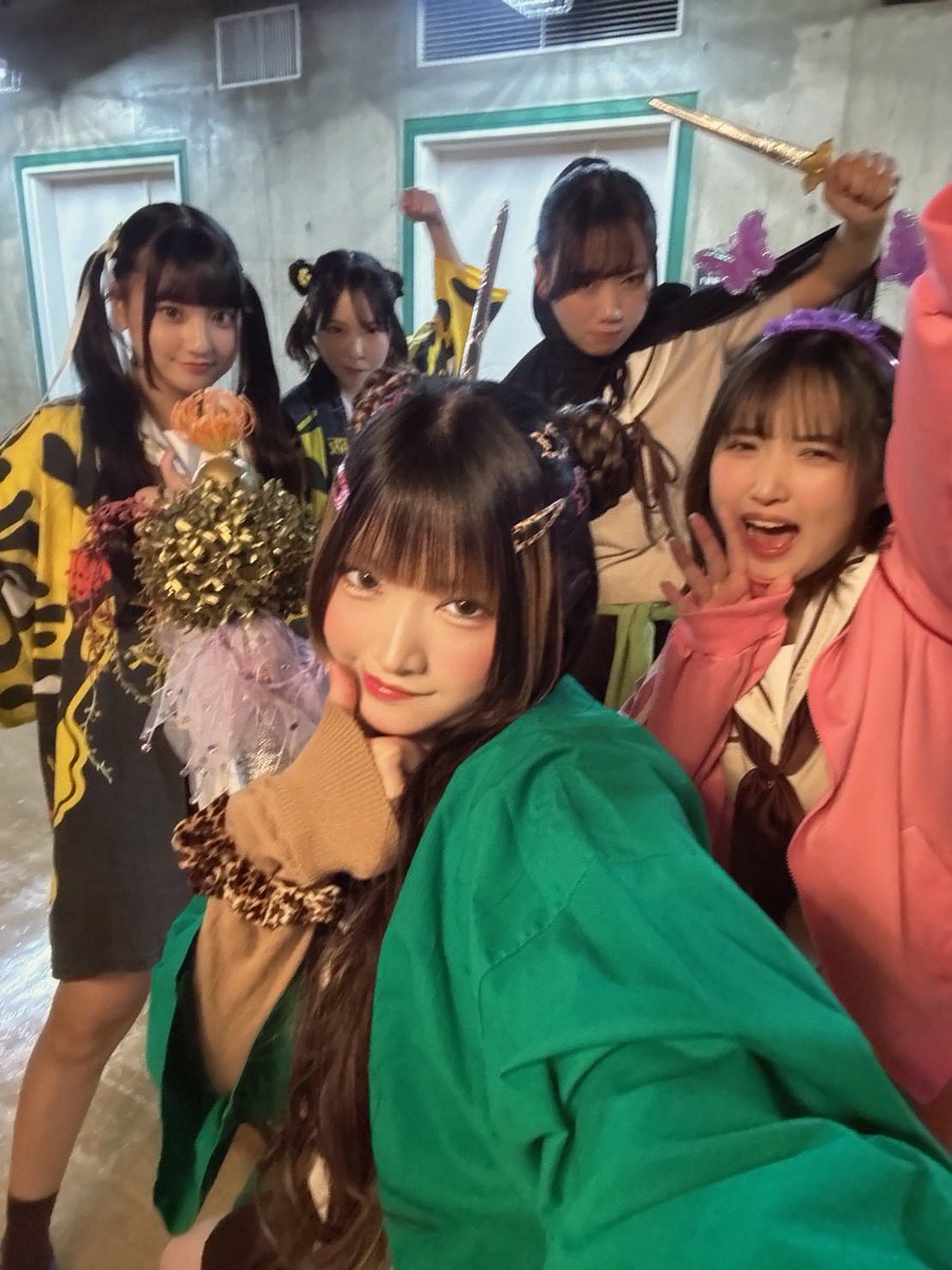 ✨ #また姫 本日千秋楽✨

千秋楽の朝はなんだかソワソワ☁️
あっという間の4公演！最後まで全力でお届けします💐どうか楽しんでいただけますように。

17:00開演‼️
増席されているようなので今なら間に合うかも🔥急げぇぇぇ💨

📍東京芸術劇場シアターウエスト
🎫https://t.co/3fuS0GkLOI https://t.co/YCdZ1D9qbk