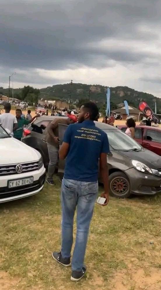 AdvoBarryRoux's tweet photo. Ngakhabo Gcina's Event Is Enough Proof That When It's Tour Time To Shine Nothing Will Stop You From Shining, His Street Bash Had About 1000 People Coming Just To Support Him, What Was Seen As A Joke Ended Up As A Successful Event, When It's Your Time It's Your Time. https://t.co/qaPcgonxax