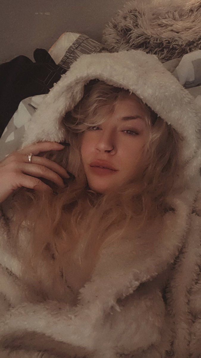 NikkiG_Goddess's tweet photo. Tribute, your weakness is my favorite currency, hurry up paypigs https://t.co/1vOo649HLx