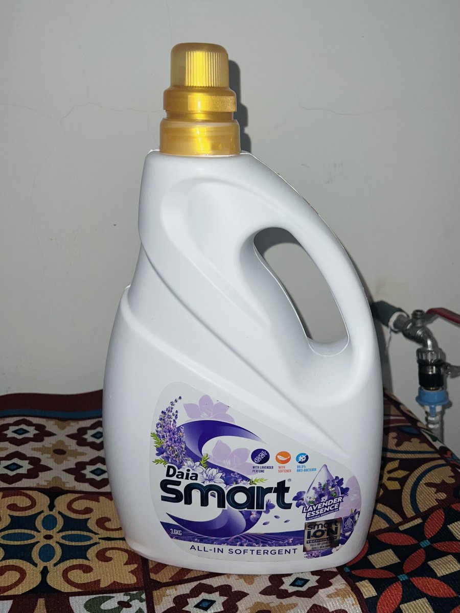 Terima kasih yang rekomen Daia Purple ni. Serius wangi. Masa lipat baju asyik cium je sebab bau melekat 🥰. 

Cadar pun wangi sangat. Best golek-golek🫰🏻