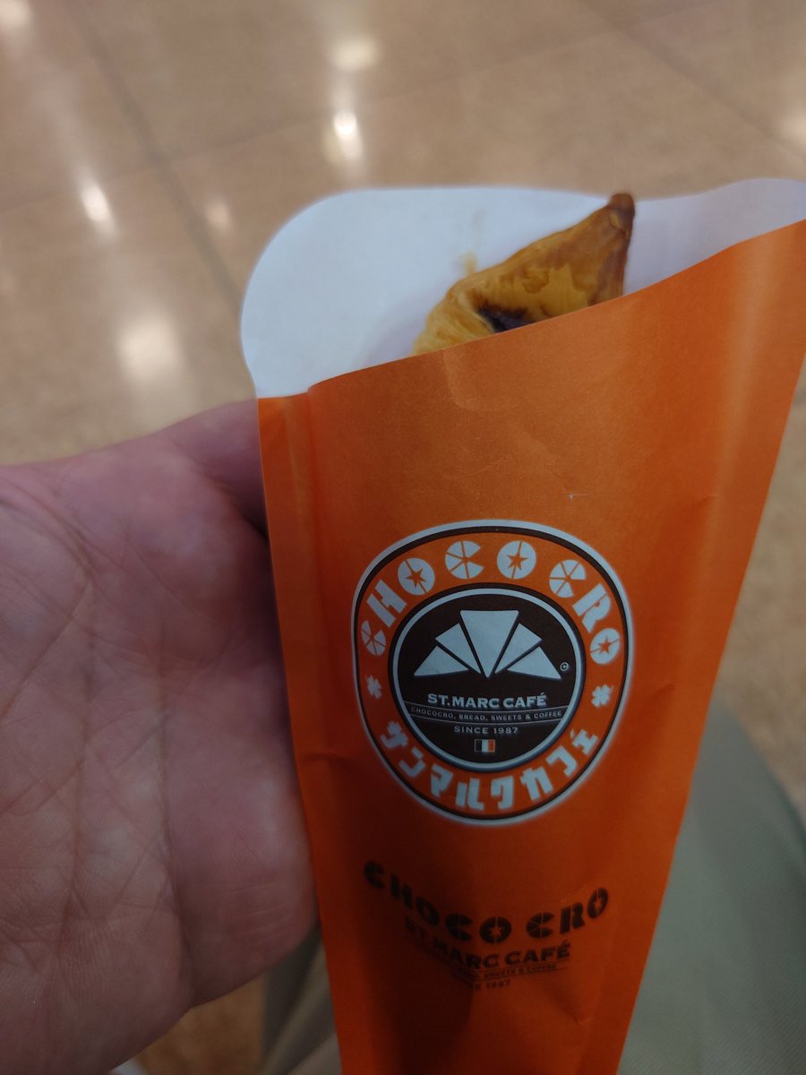 takimo_12's tweet photo. エルパにサンマルクできてたの
知らんかった〜
＃チョコクロ https://t.co/9C3YTX4kTV