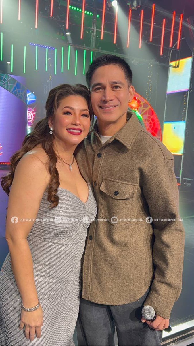 Sabay sabay tayong kiligin. 

Queen REGINE Forever
#ASAPChristmas