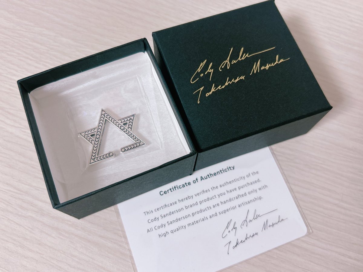 昨日ついに届いた🙌💕🥹 まっすーの記念すべきコラボイヤーカフ🫶 箱も