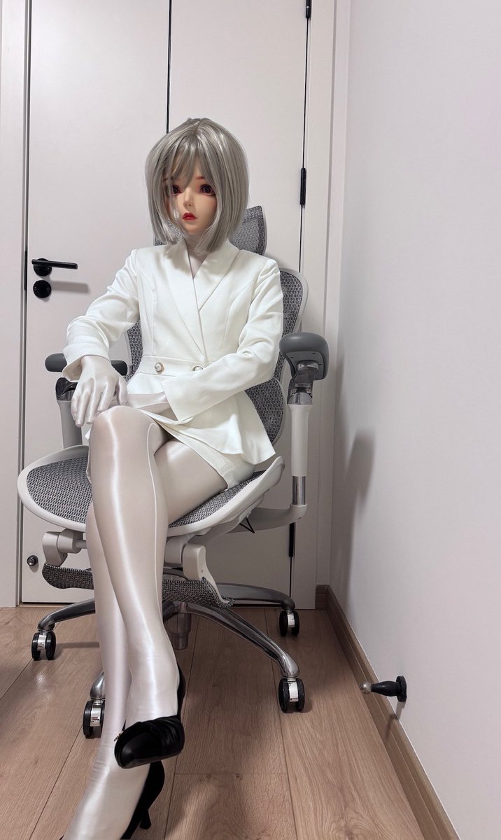 CopperQueen (薇薇) tweet media