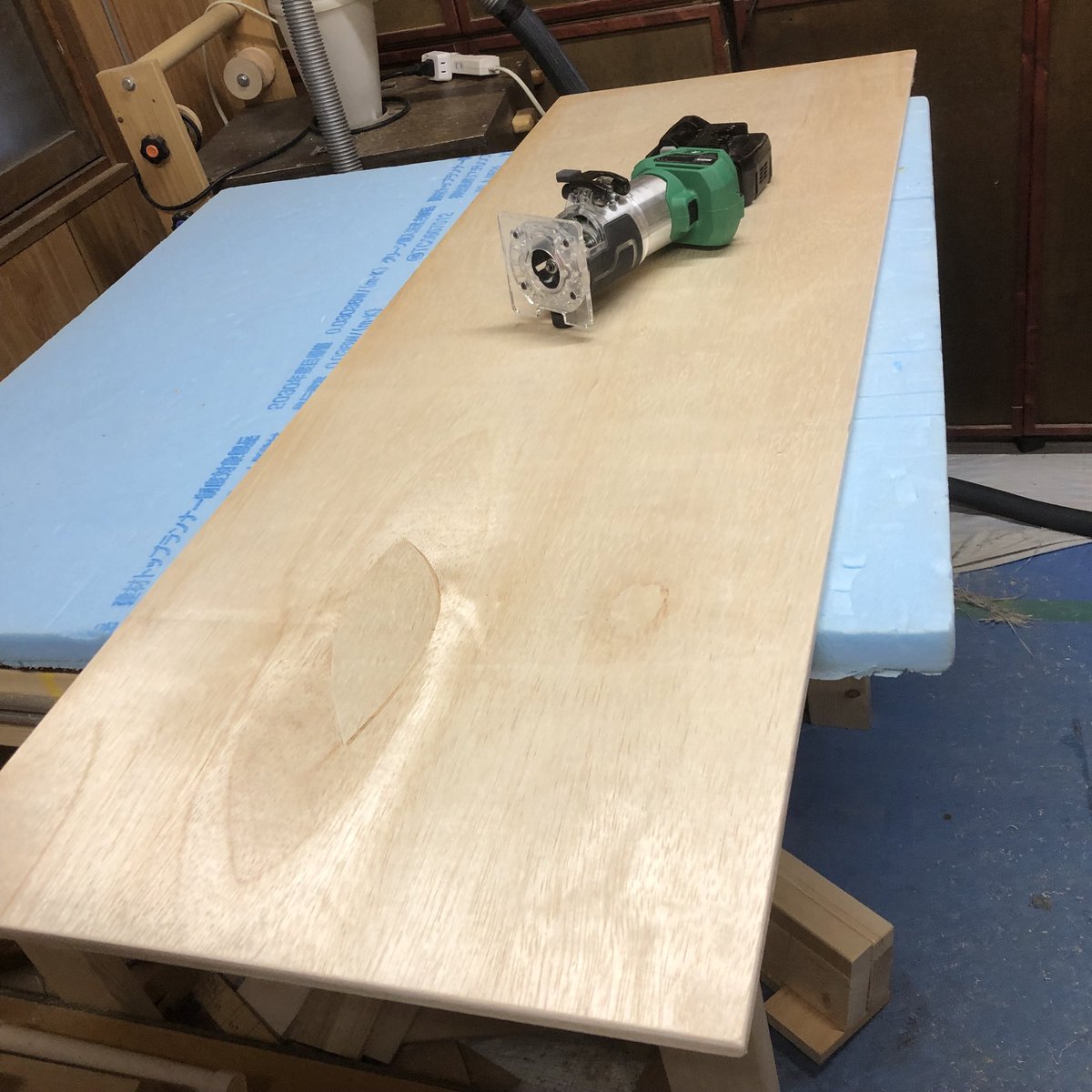 DiySmallFactory's tweet photo. 液晶テレビを置くテーブルを作りました。
垂直方向へモノを置いて、スペースの有効利用を。どんどん端材を減らしていきます〜。😆 https://t.co/eRudDjQdwO