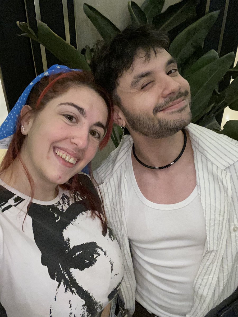 “Abrazaste mi tristeza”  y estuviste ahi sin saberlo con Tu arte y tu manera de ser que fueron  muy especiales para mí , Espero poder seguir apoyándote siempre y acompañando tu camino como vos acompañas el mío con tus canciones. 
Te amo ❤️ 
<a href="/AguCasanova_/">Agustin Casanova 🏹🍹</a> #FELICES32CASANOVA