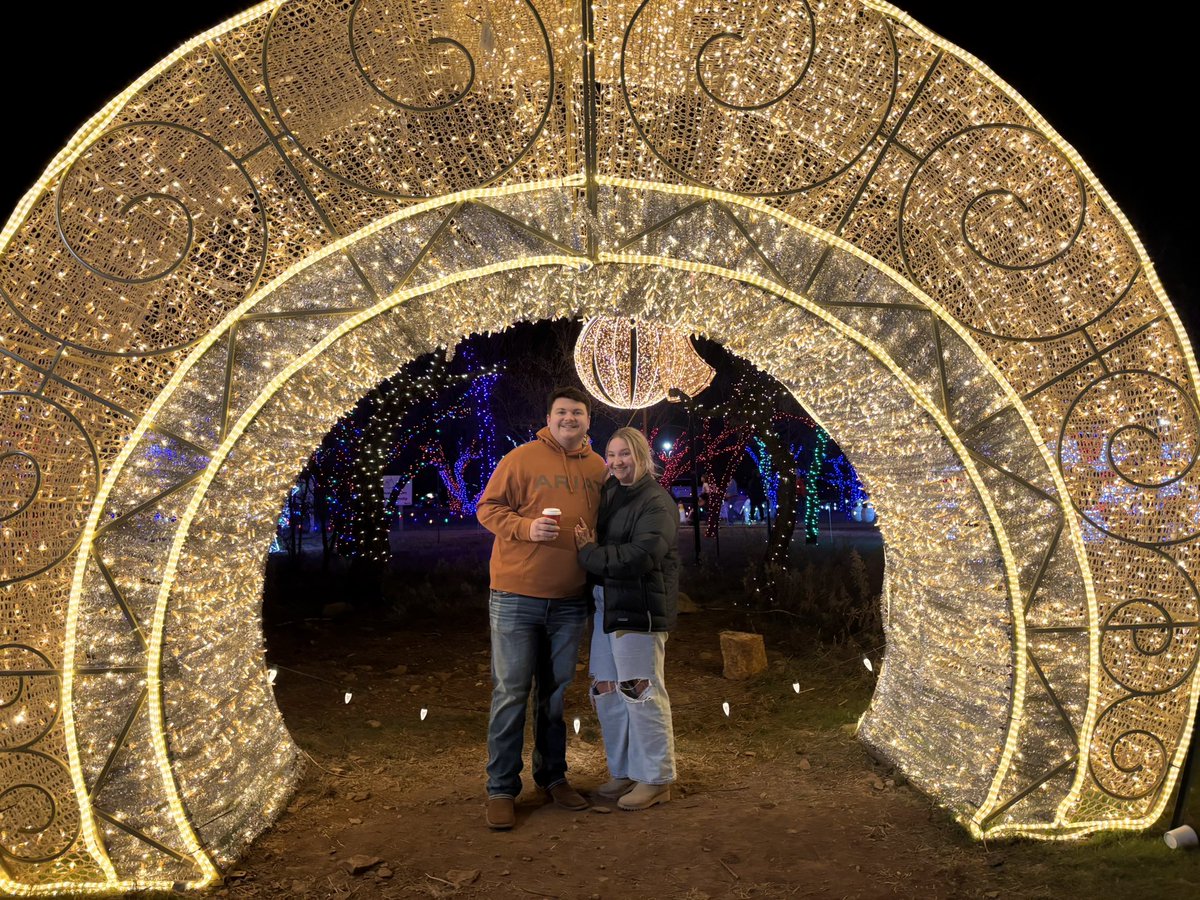 C_Vandrasik's tweet photo. Even meteorologists take nights off from radar 😄❄️
My wife and I hit up the Abilene Winter Lightfest tonight—beautiful lights, terrible cold front timing.
Heads up tomorrow morning: wind chills in the teens 🥶
#AbileneTX #WinterLightfest #TXwx #MeteorologistLife #ColdFront https://t.co/EELsAQxADS