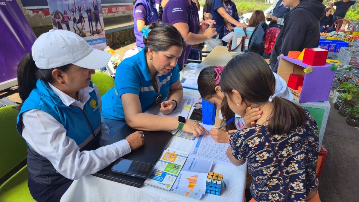 Participamos en la Brigada Social en Santa Cruz, acercando a la comunidad información sobre eficiencia energética, subsidios, servicios eléctricos y nuestro número de emergencia.

⚡🇪🇨 #ElNuevoEcuadorImpulsa