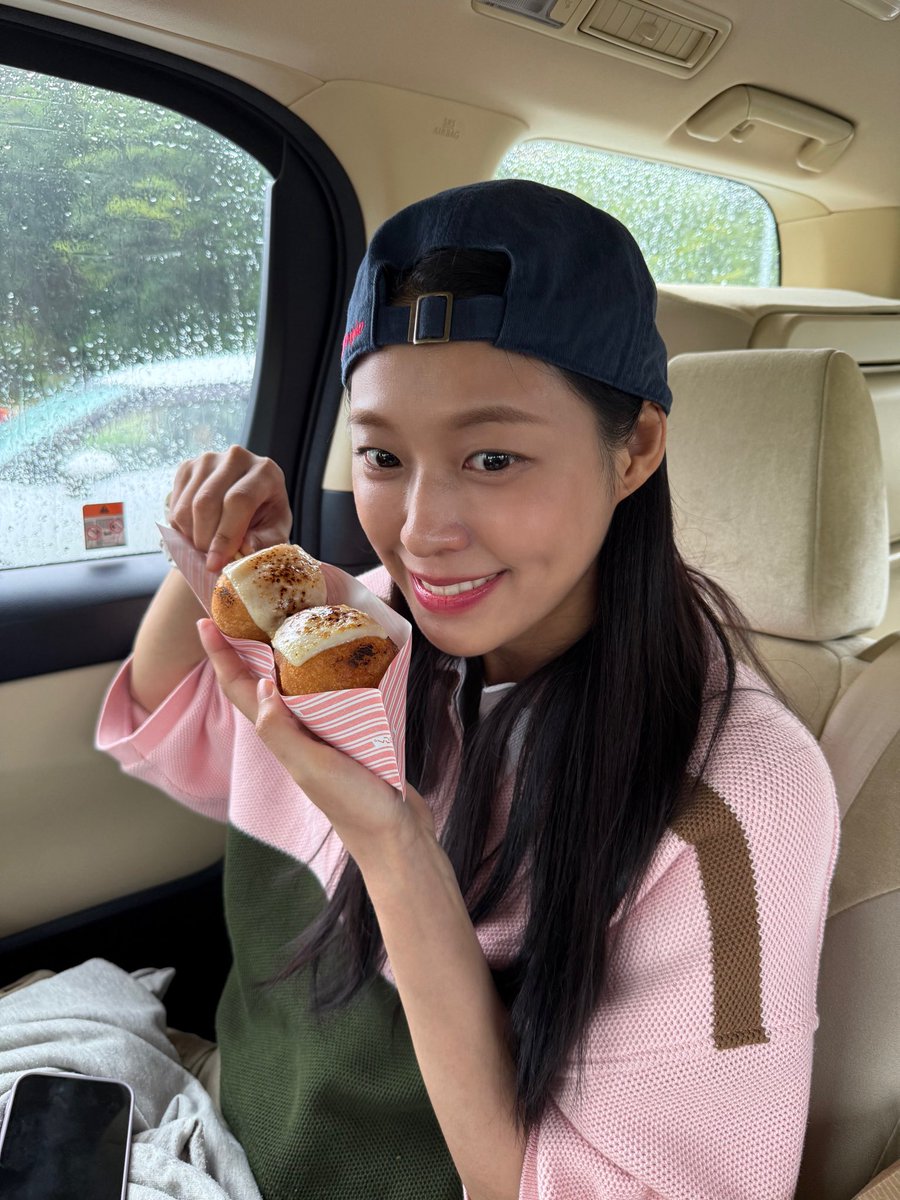251214 Seolhyun Weverse update 

❣️Go follow her on Weverse 
👉go.weverse.io/qt3S/ywosfnz3

#Seolhyun #김설현 #설현 #雪炫