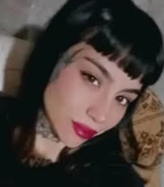 Sasha Morena Milagros Rosales tiene 21 años, desapareció el 11/12 en Plottier, provincia del Neuquén. Es delgada, altura 1, 56. Vestía remera celeste, pantalón corto blanco y zapatillas negras. Por favor avisar #Urgente a la policía local, o al ☎ 101 o 911

#Plottier #Neuquen