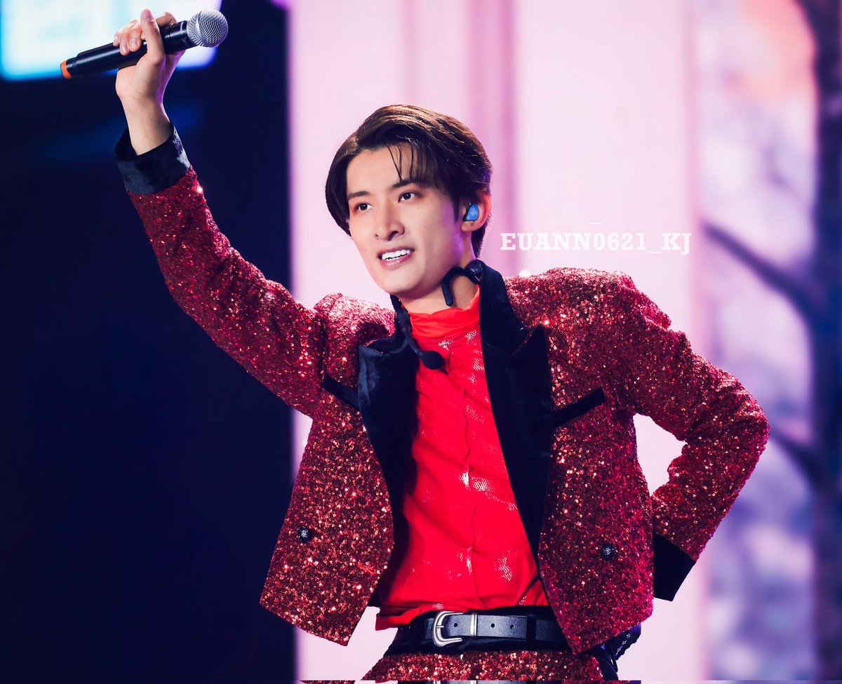 251213 🎶🏦 Snow Man 向井康二🧡🎤 天才的なアイドル康二様✨🧡 #向井