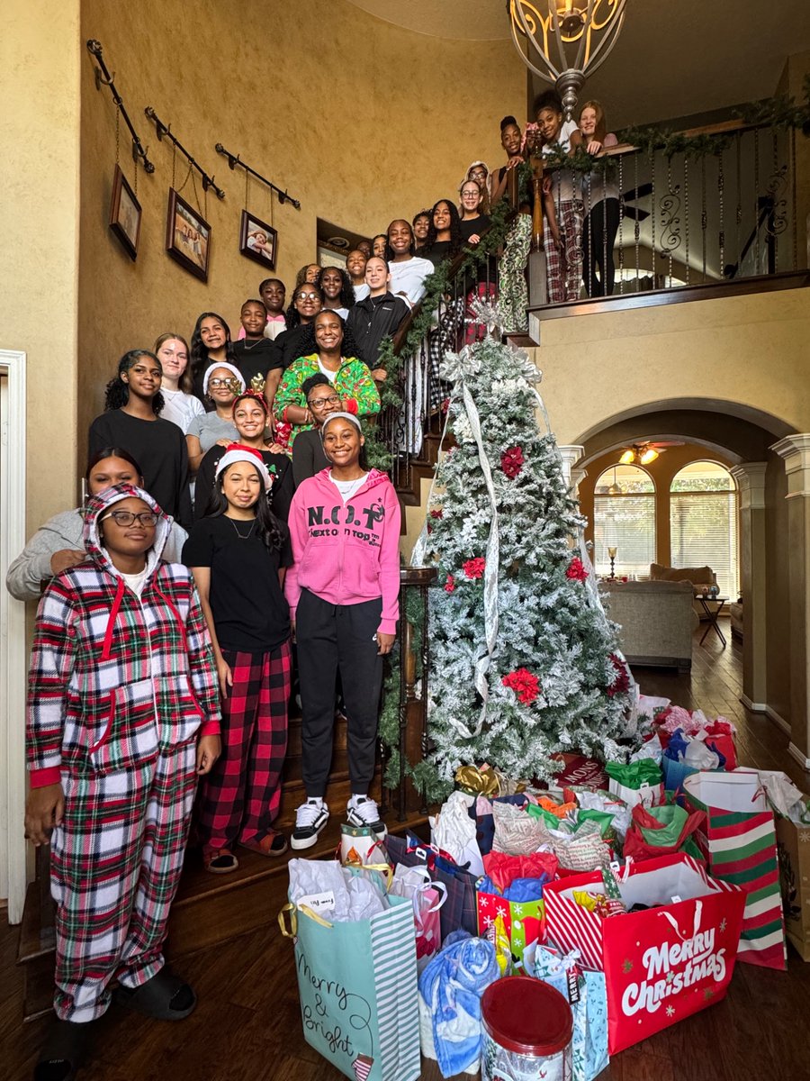 KCHS Women's Bball tweet media