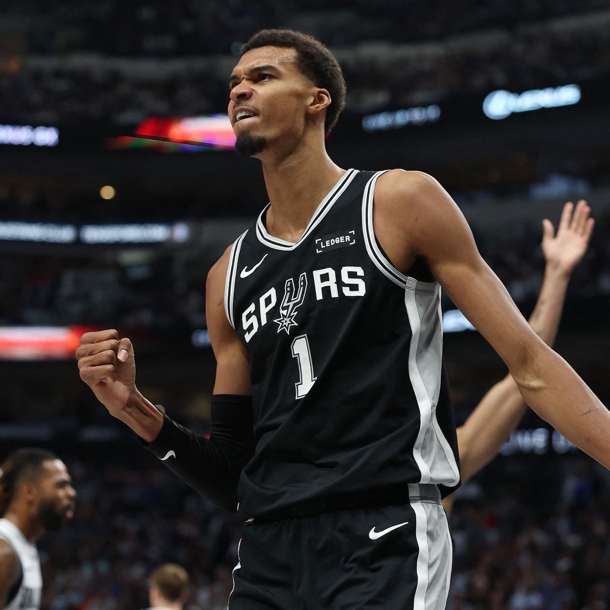 LegionHoops's tweet image. BREAKING: THE SPURS HAVE SNAPPED OKC’S 16-GAME WIN STREAK.