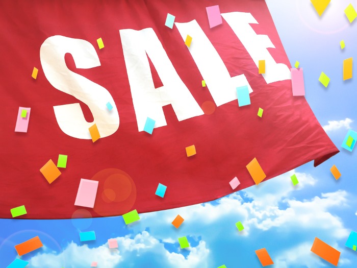 ただいまより年末恒例の”もってけドロボーセール”開始とさせてもらいます。
情け容赦ない早い者勝ちとなります。急げ！

公開中の新Mail Order List からご注文考えて下さっていてバーゲン商品と一緒に発送をお考えくださってる場合一言”取り置き希望”と記入してください。
waterloorec.com